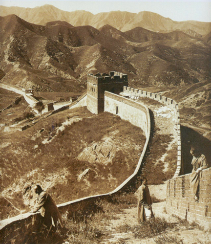 Is China's new content-filtering software for PCs a digital Great Wall to keep out certain ideas? (Photo credited to Herbert Ponting, 1870-1935, from Wikimedia Commons)