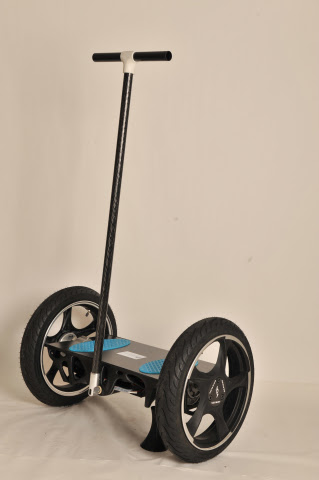 The first fully-functional 3D printed prototype of the self-balancing scooter featuring Stratasys 3D printed frame and platform, produced in tough Nylon6 material. Image from Business Wire.